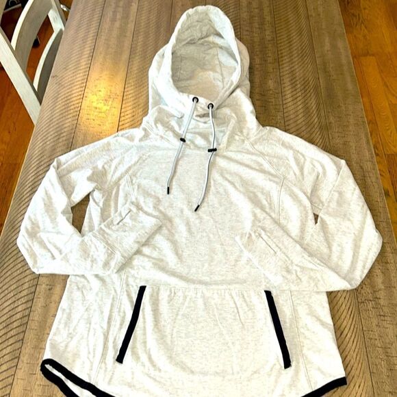 Athleta Ninja 🥷 Hoodie with both Kangaroo 🦘and Thumb 👍 Pockets Soft comfy - Picture 1 of 15